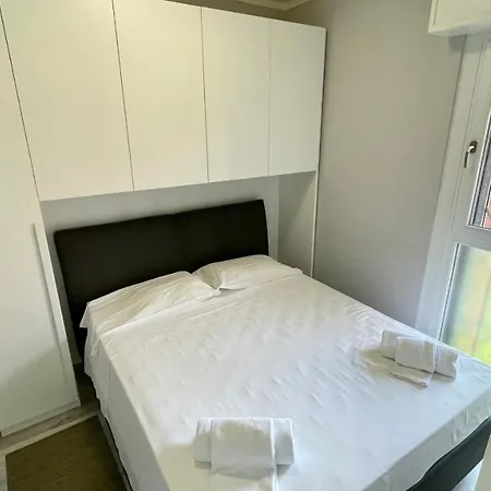 Old Surf 2.0 Apartment